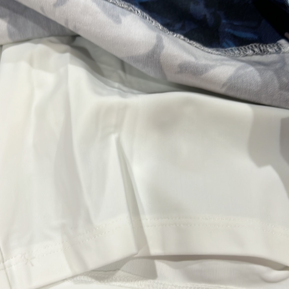 S.C. & Co Skort size medium. - Picture 6 of 9